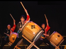 Dave, Diane and Shane play hachijo. Photo by Ger Tysk